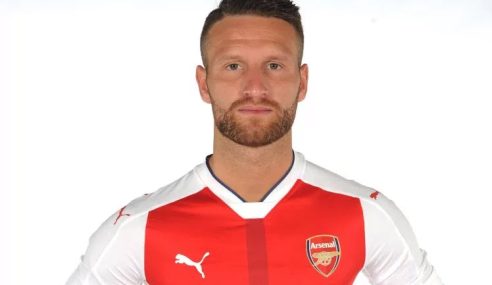 RESMI : Arsenal Dapatkan Mustafi Dari Valencia