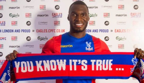 RESMI : Benteke Berlabuh Ke Crystal Palace