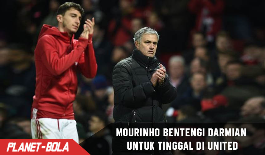 Sedang diminati banyak Club. Mourinho bentengi Darmian