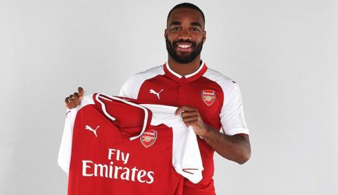 Lacazette Resmi Berseragam Arsenal Musim Depan